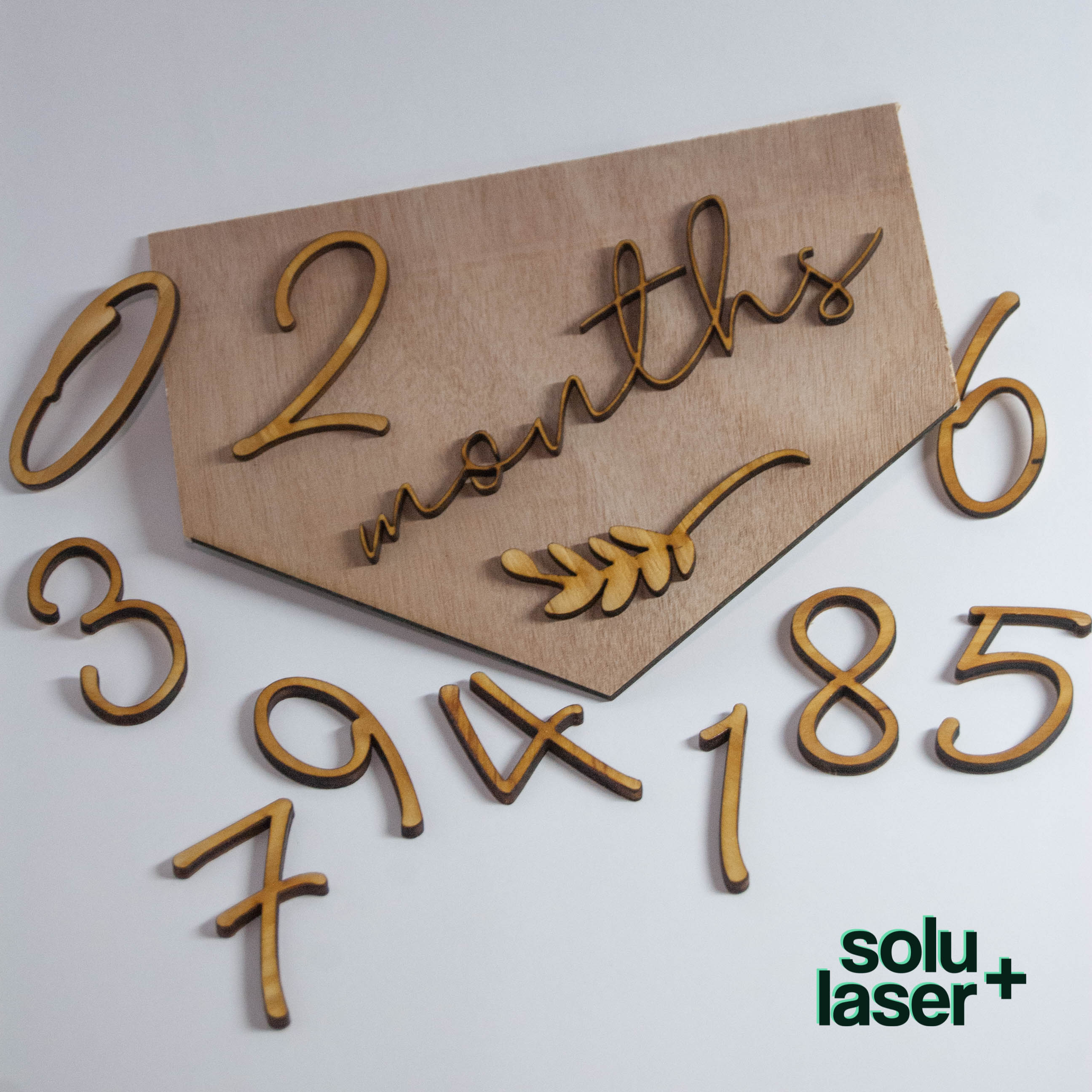 Letrero meses de edad