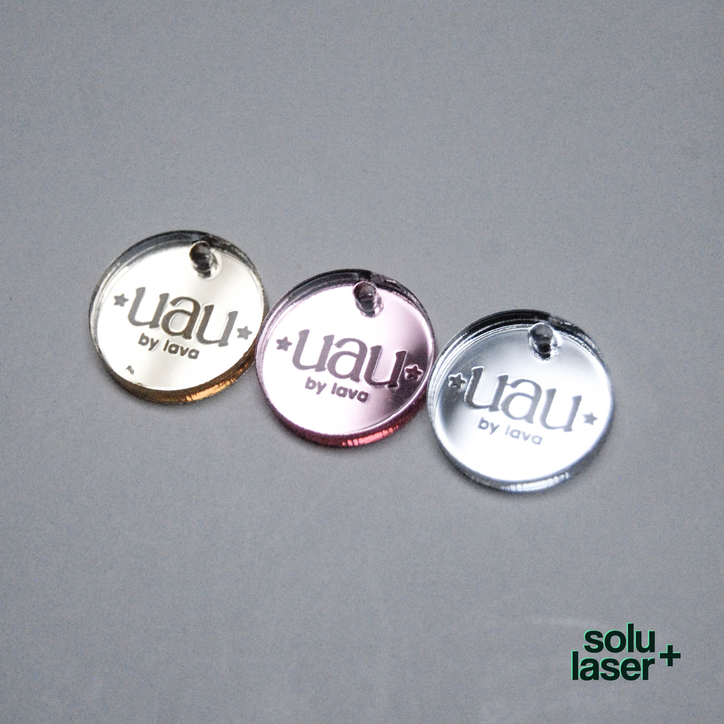 Etiquetas en acrílico espejo